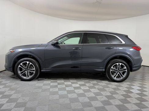 Certified 2025 Audi Q5 Premium w/ Convenience Package image 2