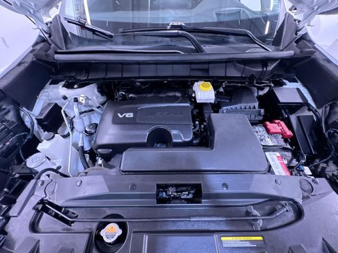 Used 2022 Nissan Pathfinder Platinum w/ Cargo Package AWD/4WD image 11