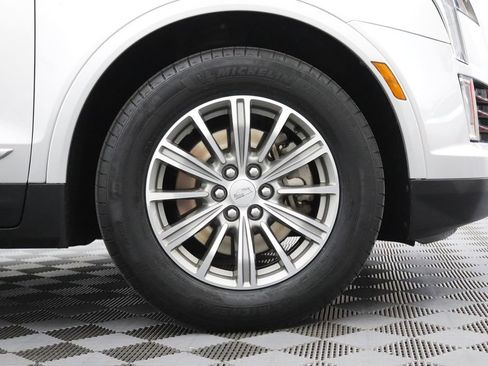 Used 2017 Cadillac XT5 Luxury w/ Driver Awareness Package AWD/4WD image 6