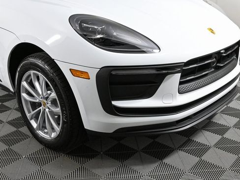 Certified 2025 Porsche Macan AWD image 38
