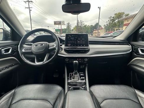 Used 2022 Jeep Compass Limited w/ Mopar Graphics Package image 28