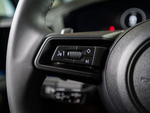 New 2025 Porsche Panamera 4 image 34