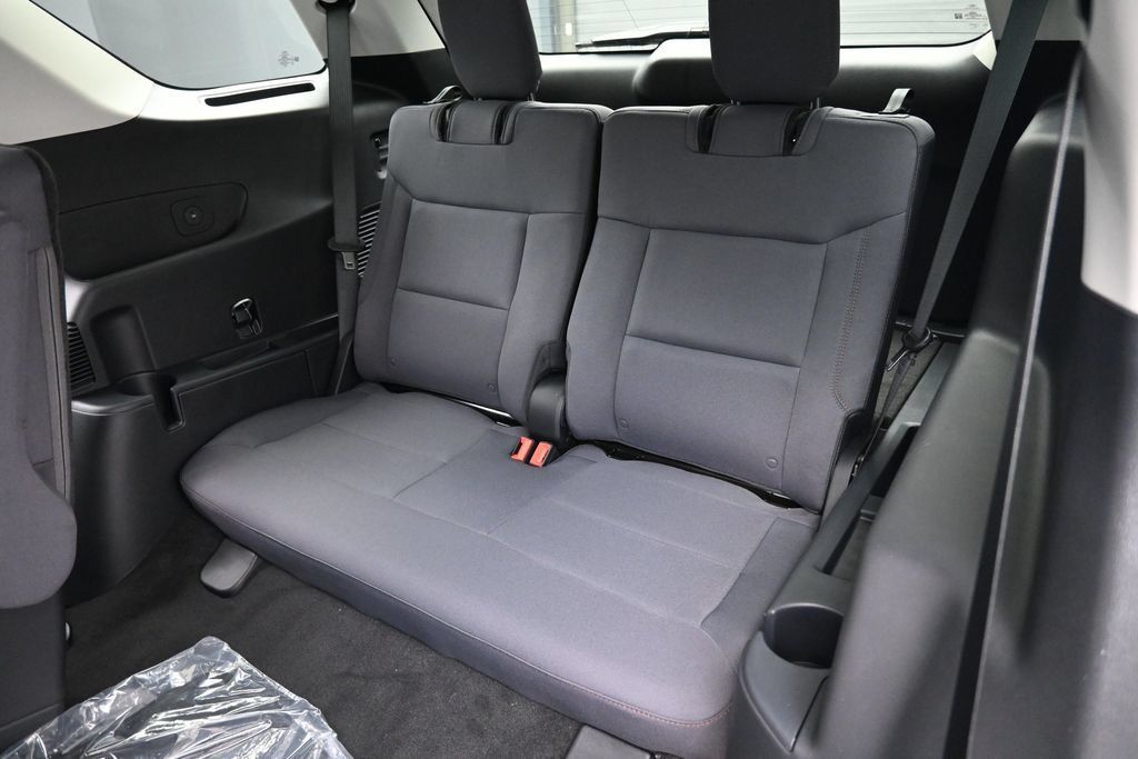 Used 2026 Ford Explorer Active AWD/4WD image 30