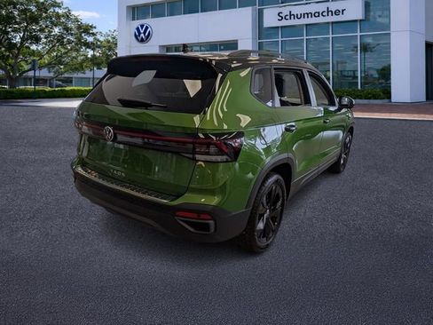 New 2026 Volkswagen Taos SE FWD image 7