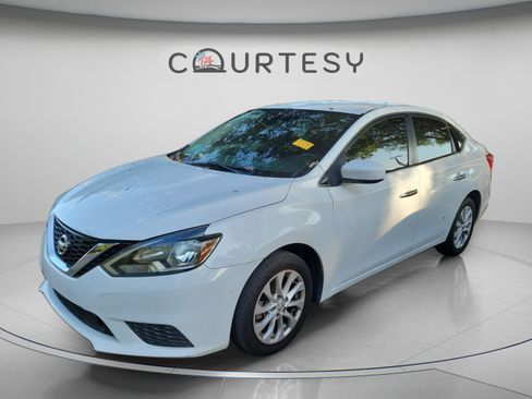 Used 2018 Nissan Sentra SV FWD image 1