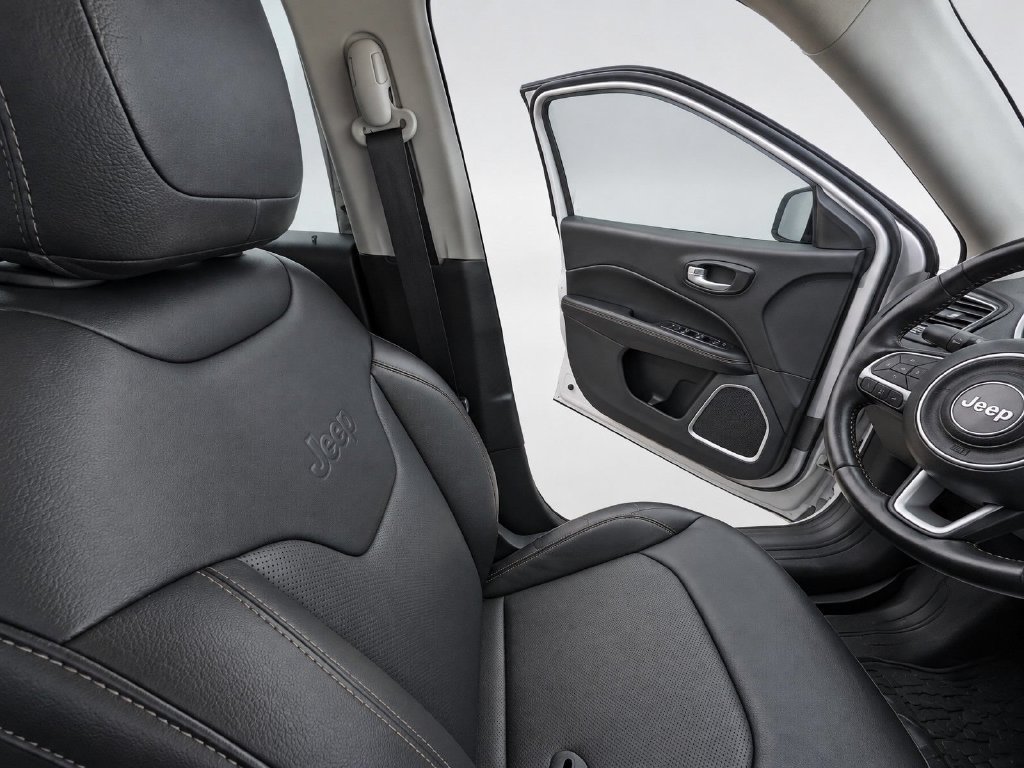 Used 2020 Jeep Compass Limited AWD/4WD image 23