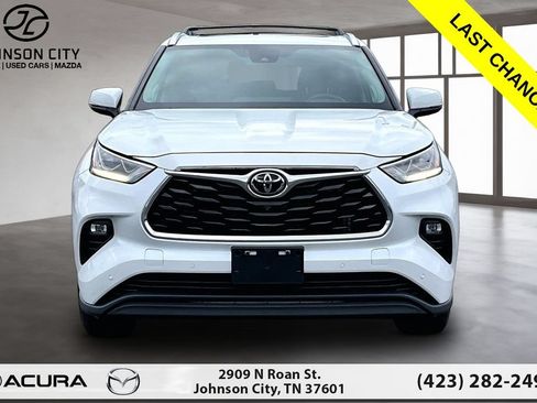 Used 2022 Toyota Highlander Limited AWD/4WD image 3