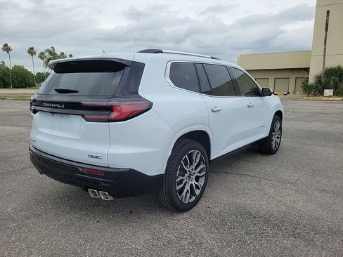 New 2026 GMC Acadia Denali Ultimate FWD image 5