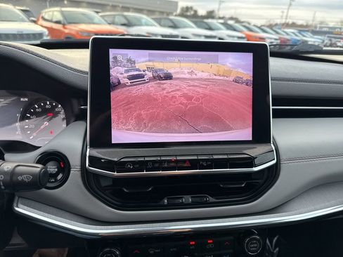 Used 2024 Jeep Compass Limited image 13