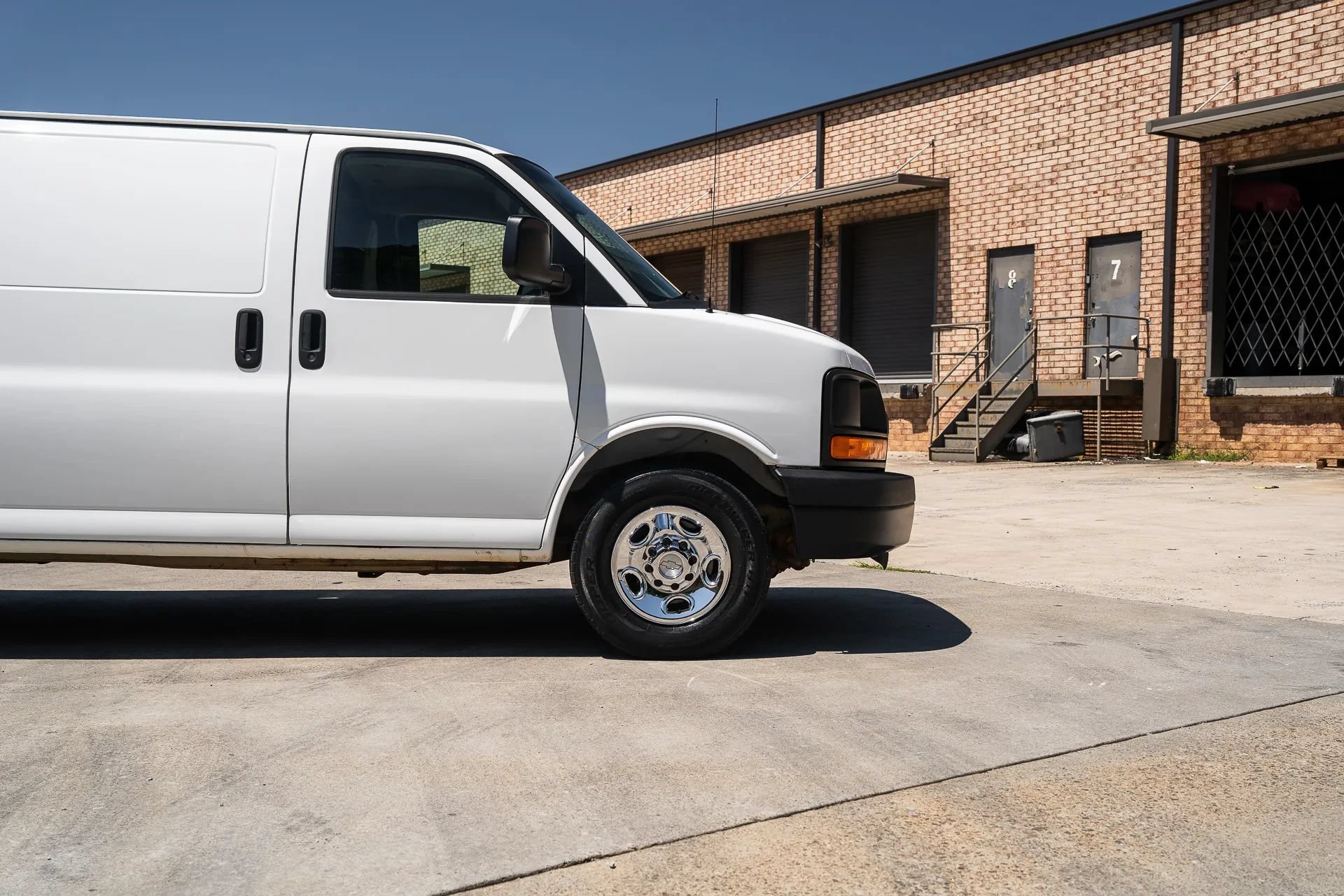 Used 2016 Chevrolet Express 2500 Extended RWD image 13