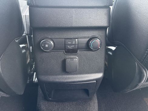 Used 2019 Ford Explorer XLT w/ XLT Sport Appearance Package AWD/4WD image 24