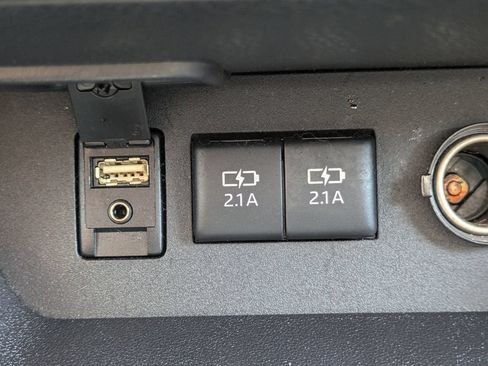 Used 2018 Toyota Highlander SE AWD/4WD image 23