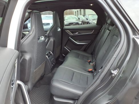 Used 2024 Jaguar F-PACE SVR image 13