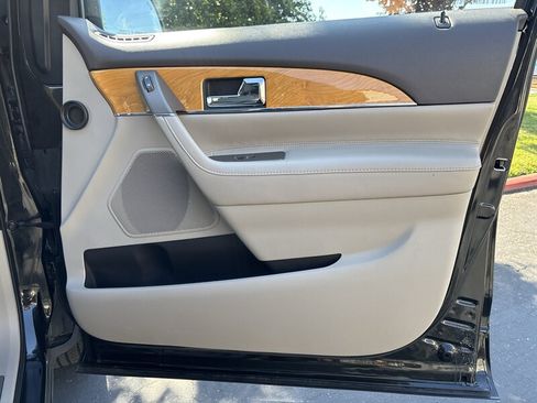 Used 2013 Lincoln MKX AWD image 47
