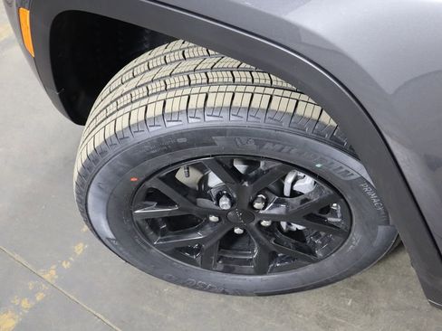 New 2026 Jeep Grand Cherokee Altitude image 46