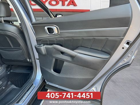 Used 2023 Kia Sorento SX AWD/4WD image 29