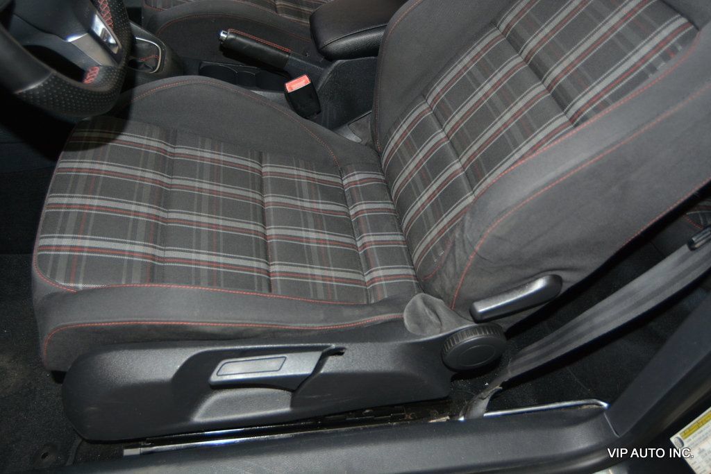 Used 2011 Volkswagen GTI 2-Door FWD image 16