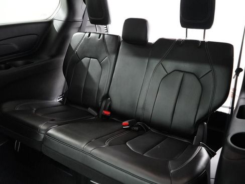New 2026 Chrysler Pacifica Select AWD/4WD image 24