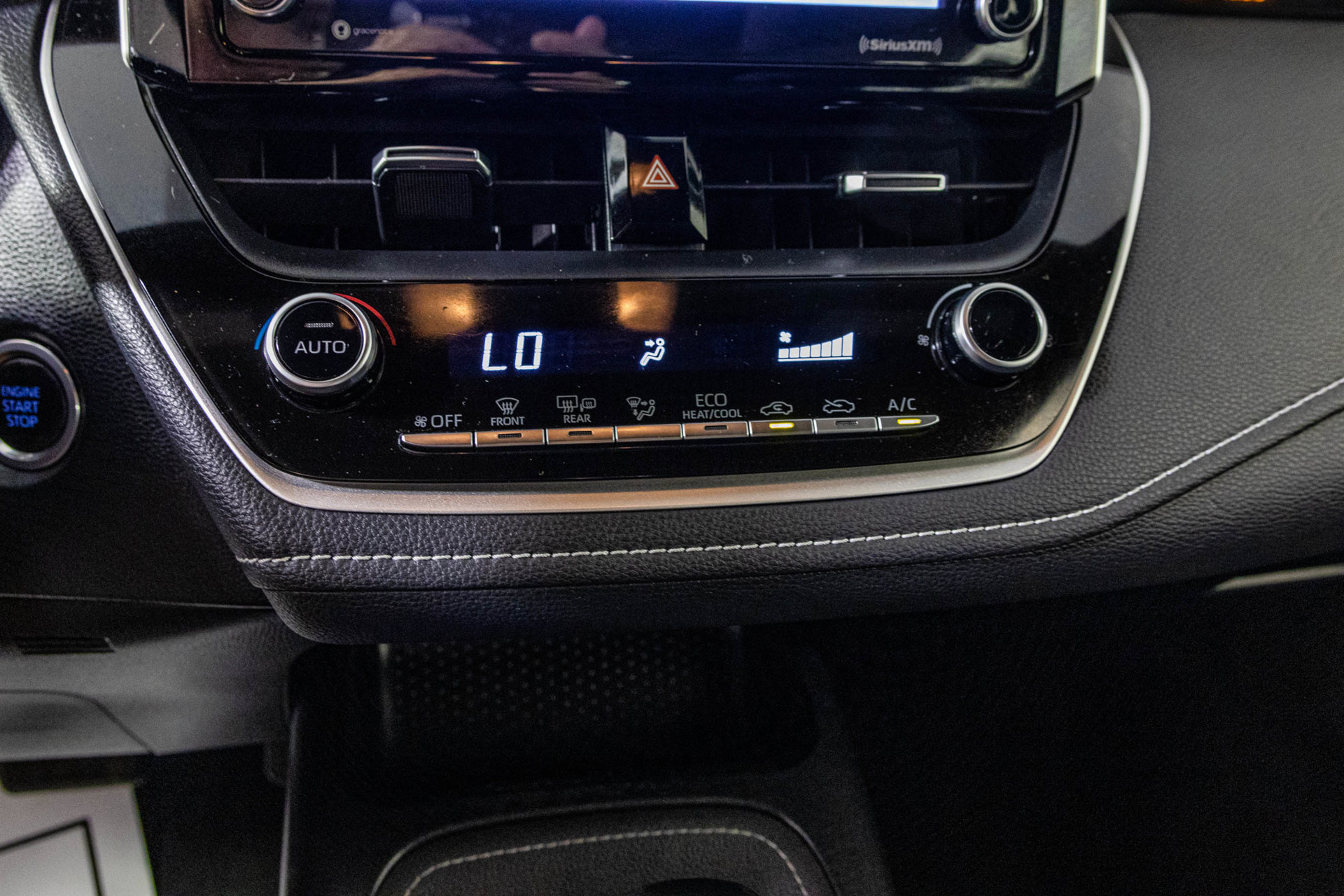 Used 2021 Toyota Corolla SE w/ Carpet Mat Package (TMS) FWD image 25