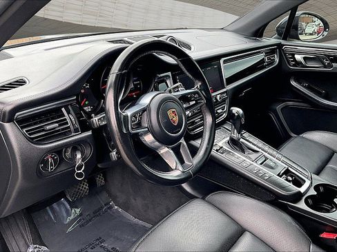 Used 2018 Porsche Macan AWD/4WD image 12