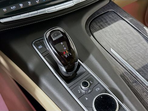 Used 2021 Cadillac Escalade ESV Premium Luxury w/ LPO, Radiant Package AWD/4WD image 16