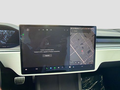 Used 2022 Tesla Model S Plaid image 33