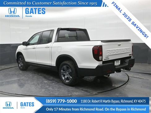 New 2025 Honda Ridgeline TrailSport image 8