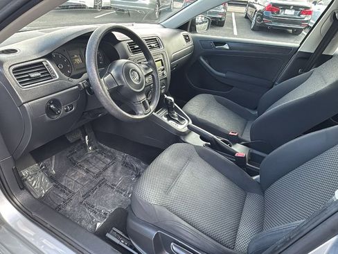 Used 2012 Volkswagen Jetta 2.0L S image 10