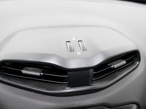 Used 2022 Jeep Renegade Latitude w/ Convenience Group image 19