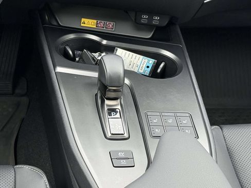 Used 2025 Lexus UX 300h AWD w/ Accessory Package (Z1) image 18