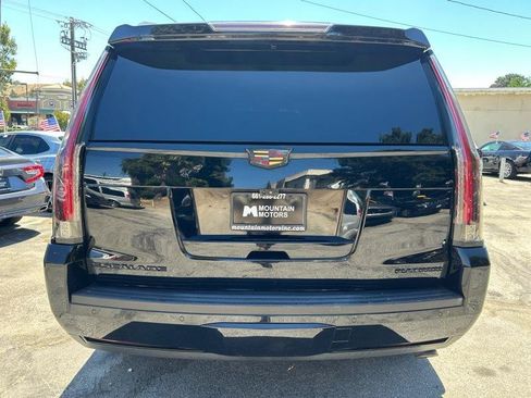 Used 2017 Cadillac Escalade Platinum AWD/4WD image 4