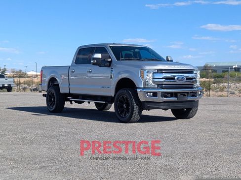 Used 2017 Ford F250 Lariat w/ Lariat Value Package AWD/4WD image 5