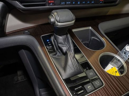 Used 2021 Toyota Sienna XLE image 17