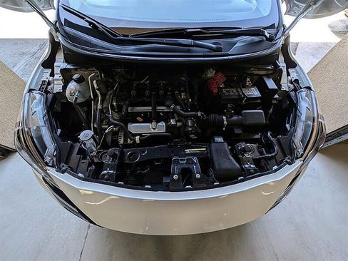 Used 2025 Nissan Versa SR FWD image 17