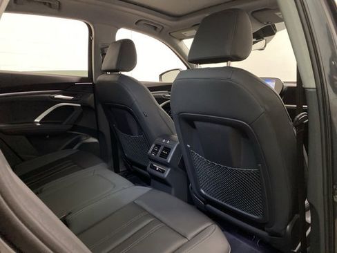 Used 2025 Audi Q5 Premium w/ Convenience Package image 75