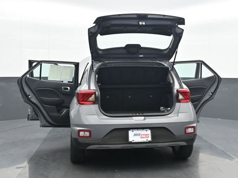 Used 2022 Hyundai Venue SE w/ Cargo Package image 25