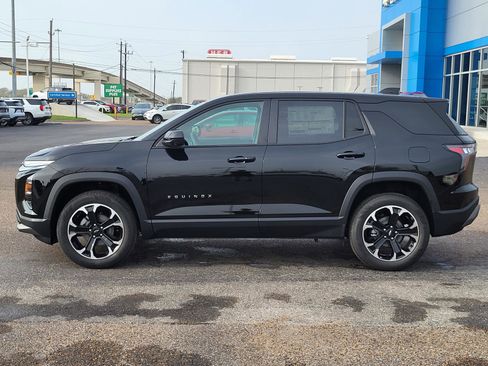 New 2026 Chevrolet Equinox LT image 2