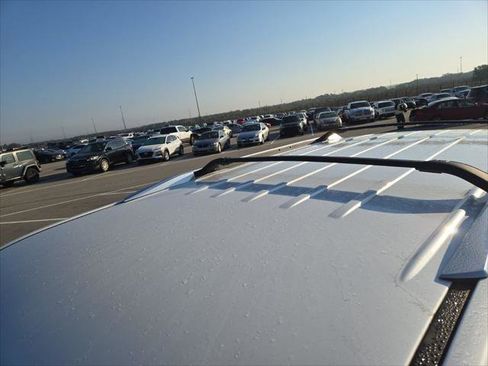 Used 2018 Cadillac Escalade 2WD image 11