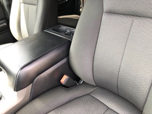 Used 2019 Ford Expedition XLT image 17