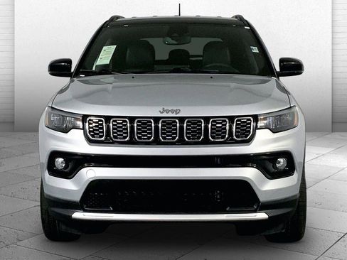 Used 2025 Jeep Compass Limited AWD/4WD image 2