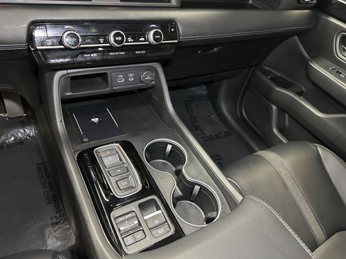 Used 2023 Honda Pilot Touring image 29