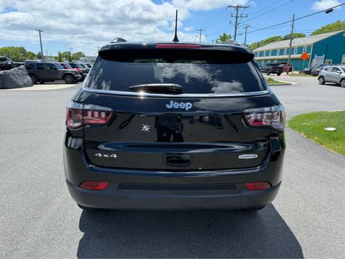 Used 2021 Jeep Compass Latitude w/ Sun and Sound Group AWD/4WD image 6