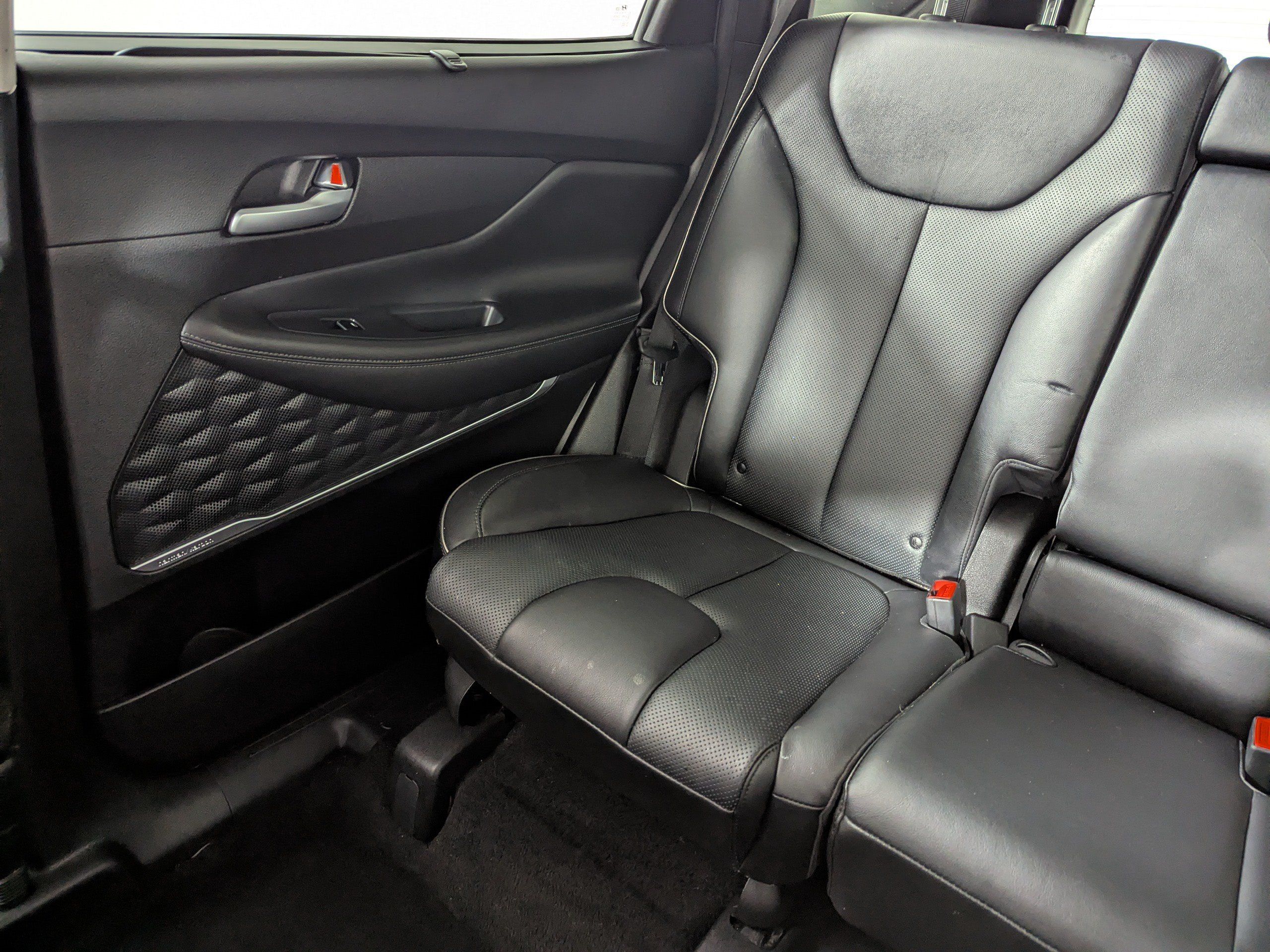 Used 2022 Hyundai Santa Fe SEL w/ Convenience + Premium Package FWD image 12