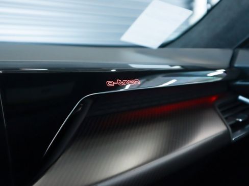 Used 2022 Audi RS e-tron GT w/ Carbon Performance Package image 25