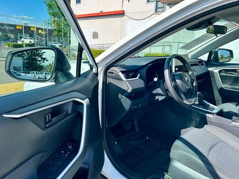 Certified 2023 Toyota RAV4 LE AWD/4WD image 9