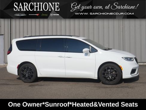 Used 2022 Chrysler Pacifica Limited w/ Uconnect Theater Family Group AWD/4WD image 1
