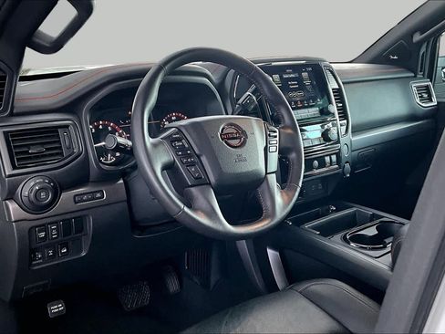 Used 2024 Nissan Titan PRO-4X w/ Pro-4x Convenience Package AWD/4WD image 18