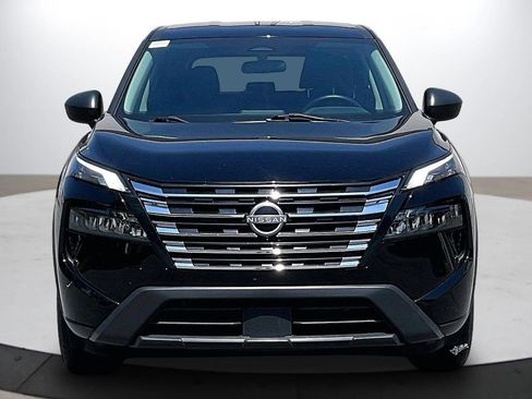 Used 2024 Nissan Rogue S FWD image 3