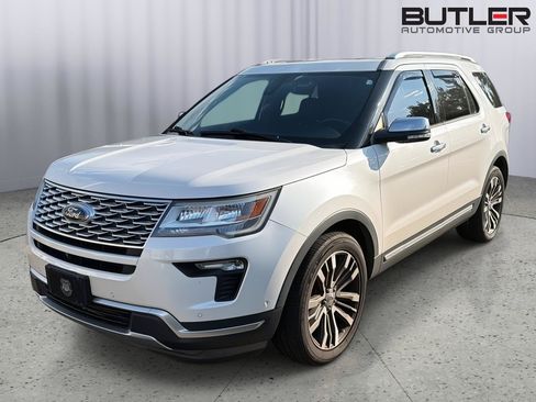 Used 2018 Ford Explorer Platinum AWD/4WD image 2