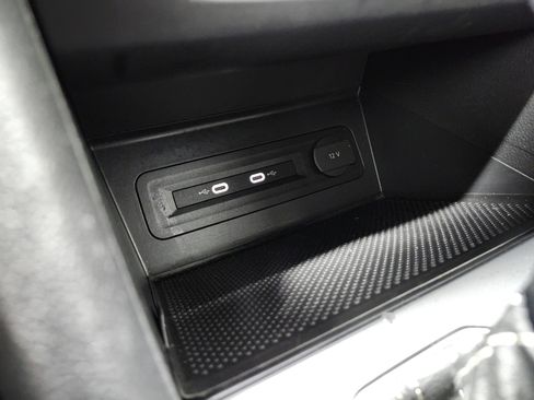 Used 2022 Volkswagen Atlas Cross Sport SE image 8